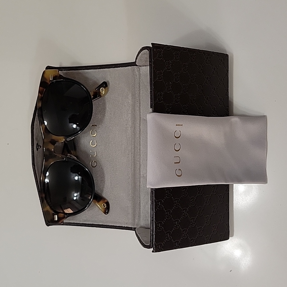 Gucci tortoise shell sunglasses, never worn, never worn